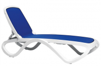 Шезлонг Omega стопирующийся без подлокотников, белый каркас, стандартная цветная ткань (blue)