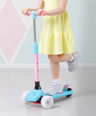 БЕЗ УПАКОВКИ Самокат 3-колесный Juicy R 120/80 мм, голубой/розовый