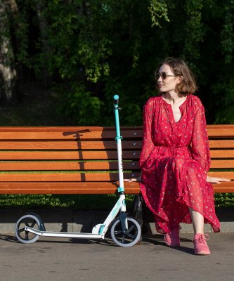 БЕЗ УПАКОВКИ Самокат 2-колесный Marvellous 200 мм, белый/коралловый