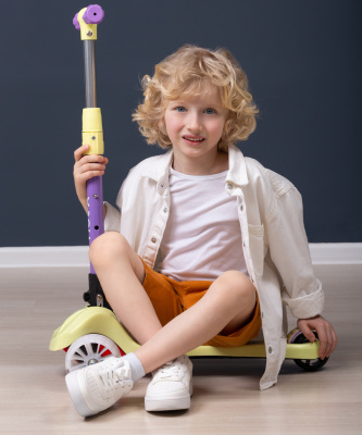 БЕЗ УПАКОВКИ Самокат 3-х колесный Juicy R, 120/80 мм, желтый/фиолетовый